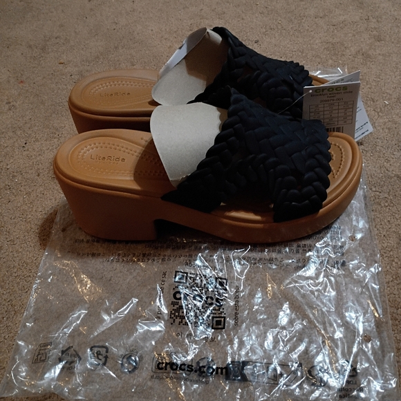 Crocs - Picture 1 of 5